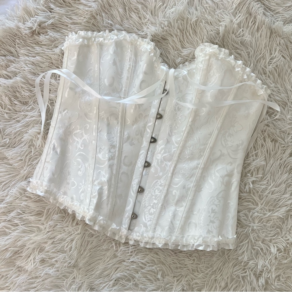 WHITE LACE UP BACK CORSET